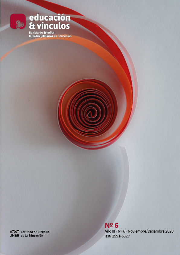  Tapa rectangular con fotograf�a a plena p�gina. Fotograf�a color. Toma cenital de una filigrana de papel: una voluta central realizada en cintas de color naranja, rojo y blanco que se envuelve de izquierda a derecha que ocupa la parte central de la hoja, generando sombras sobre el fondo blanco. En el �ngulo superior izquierdo, est� el isologotipo de la Revista. Sobre el borde inferior, a la izquierda, el isologotipo de la UNER y en el �ngulo inferior derecho, el n�mero y dem�s datos de la presente edici�n.